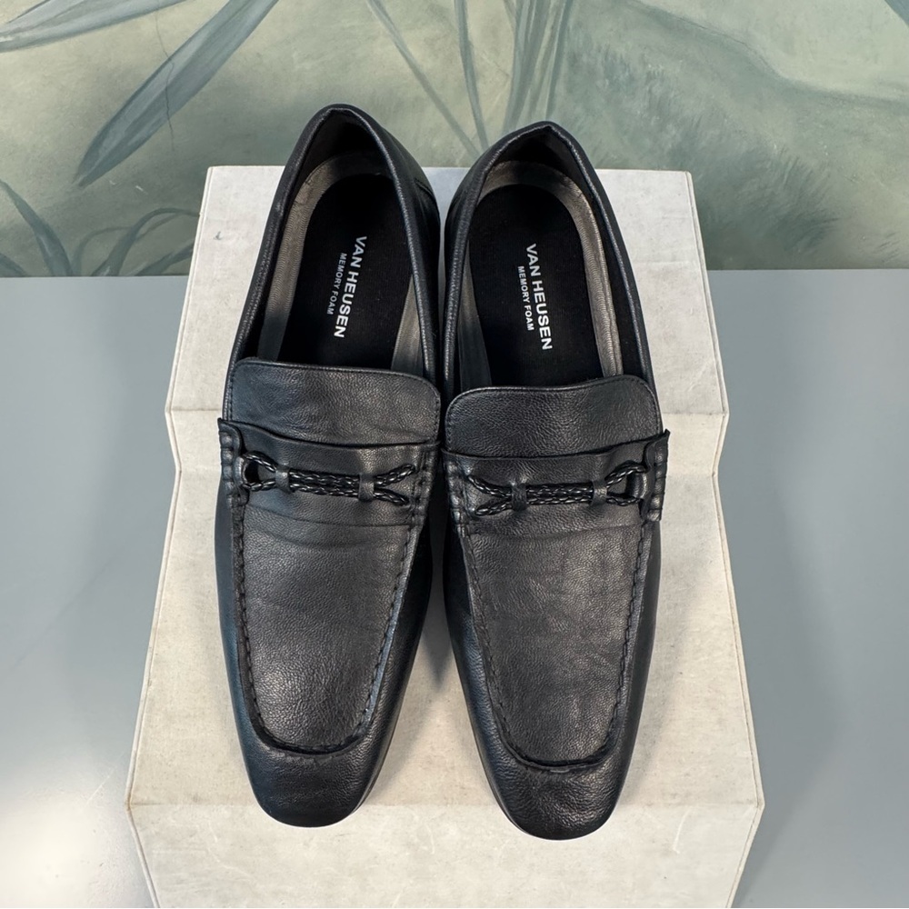 Van Heusen Men's Black Loafers, size 8.5, NWOT - Picture 5 of 11